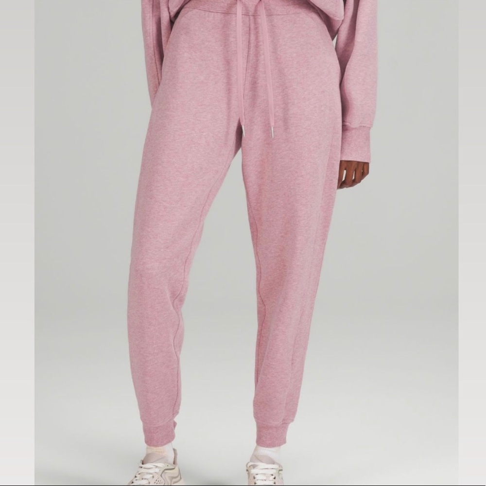 NWT Lululemon Scuba High-Rise Jogger